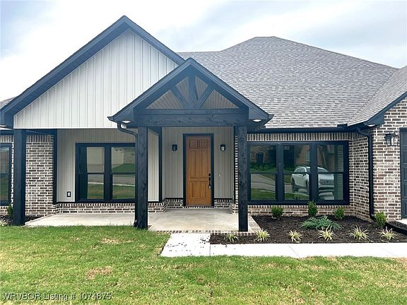 2nd image of 2314 Maggie Ln