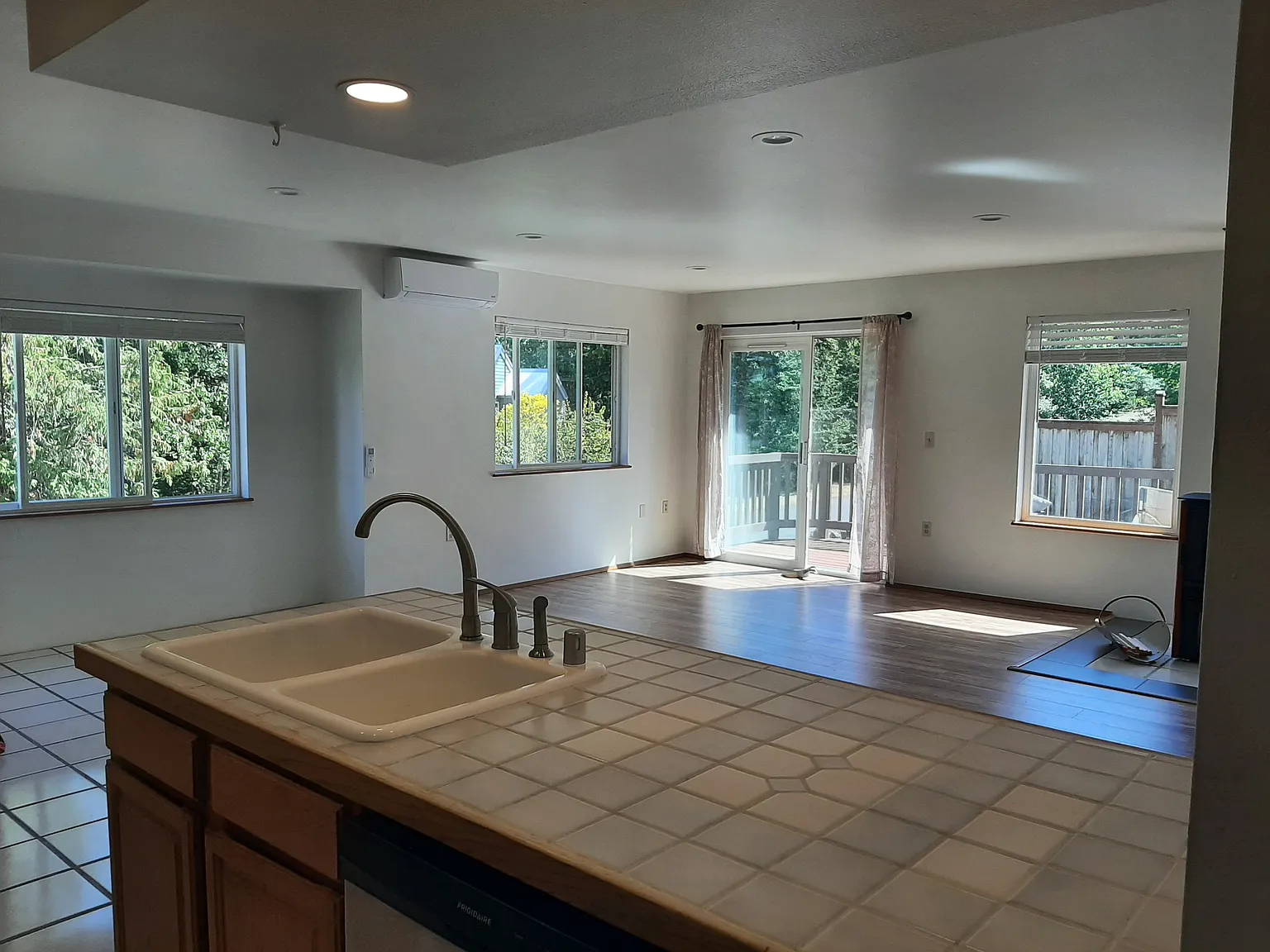 3 bed, 1338 sqft, $2,800 — Photo 4