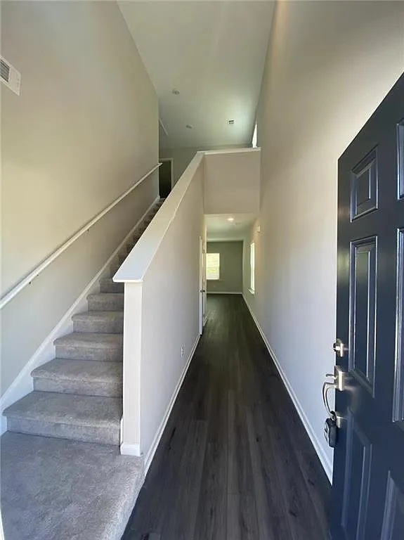 4 bed, 3.0 bath, 1900 sqft, $2,250 — Photo 3