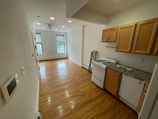 5th image of 2461 Fredrick Douglas Blvd #5A
