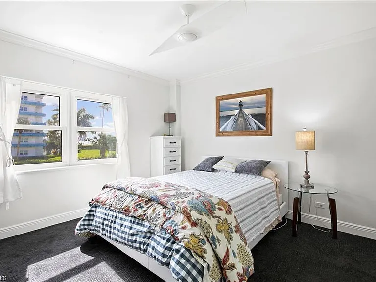 240 Seaview Ct #211 — Photo 13