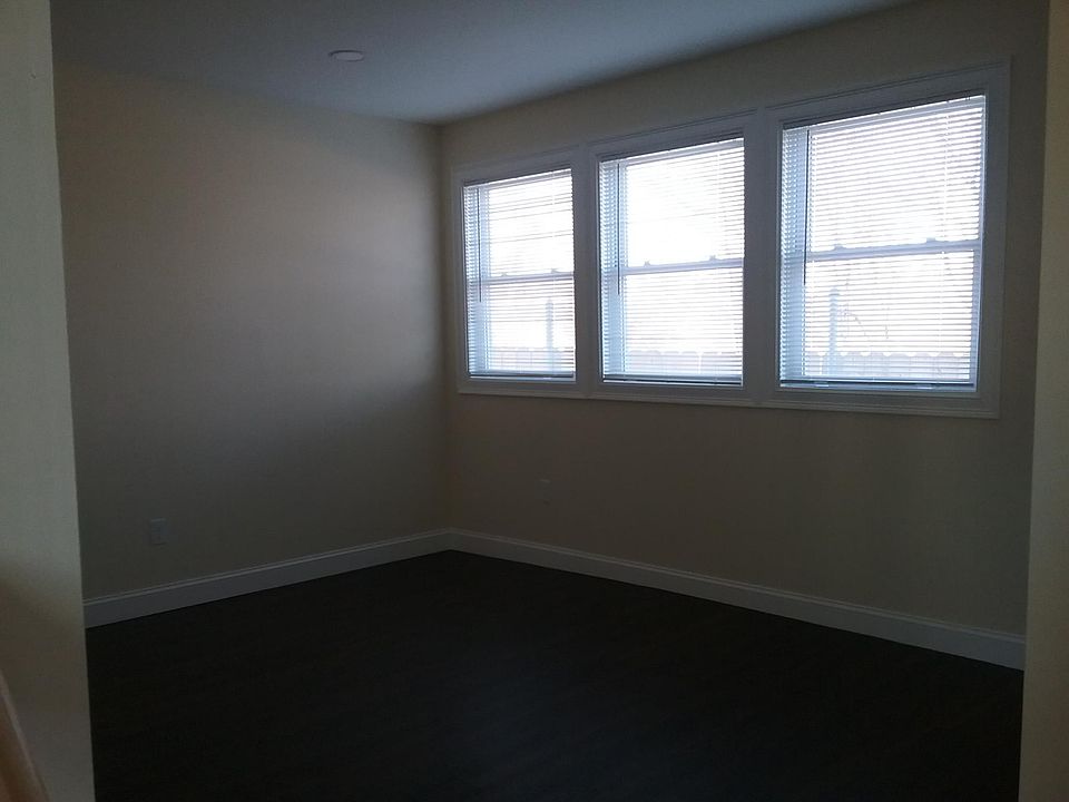 342 Cabot St, Portsmouth, NH 03801 Zillow
