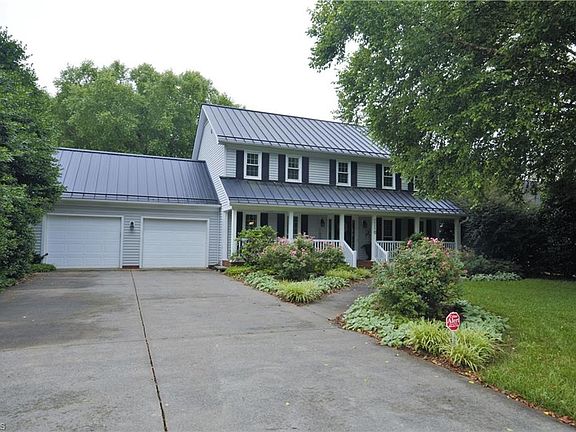 2nd image of 2020 Pembrooke Forest Dr