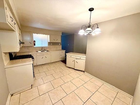 4th image of 9466 Balboa Dr