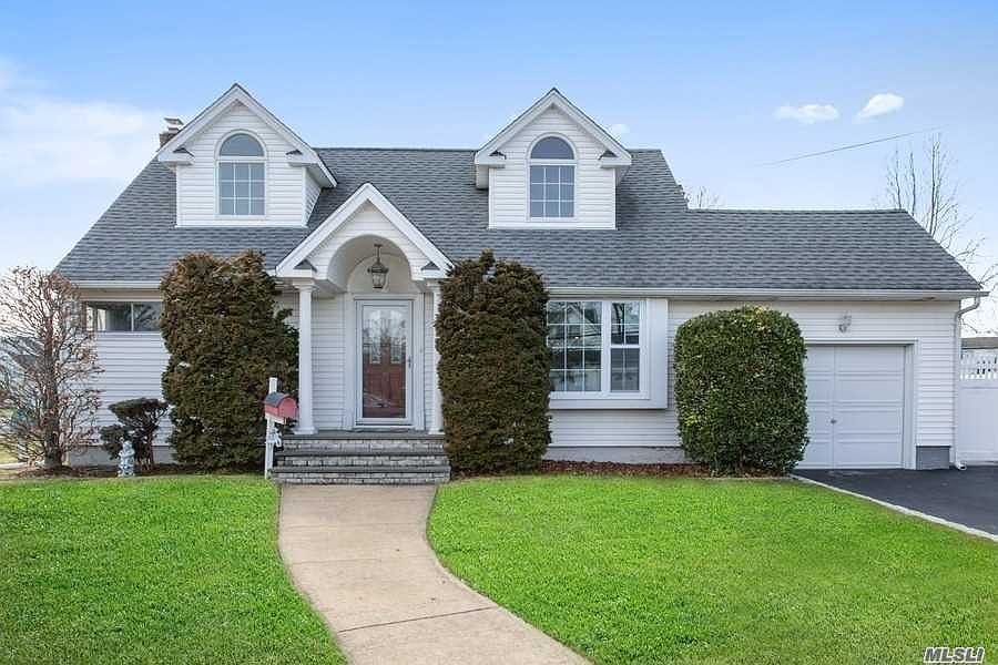 1st image of 2 Beechwood Pl