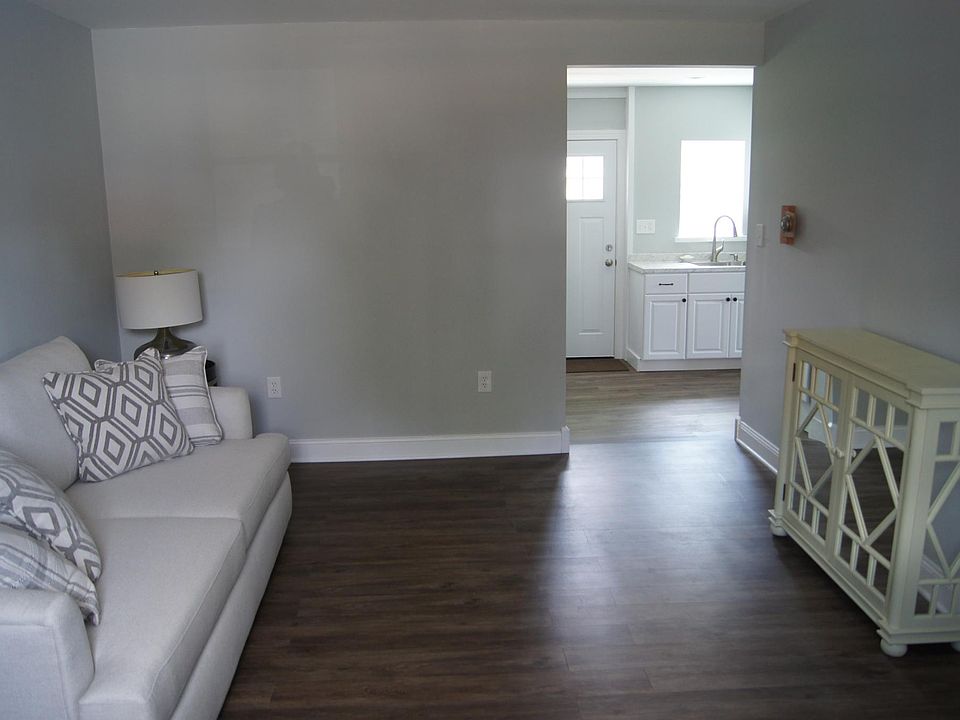 1st image of 402 Jefferson Ave #402A