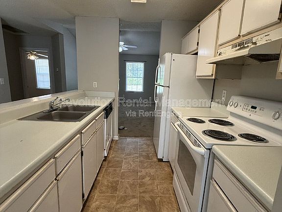 3rd image of 733 Stallings Rd APT F
