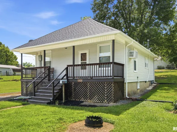 1414 Newton Ave, Johnston City, IL 62951