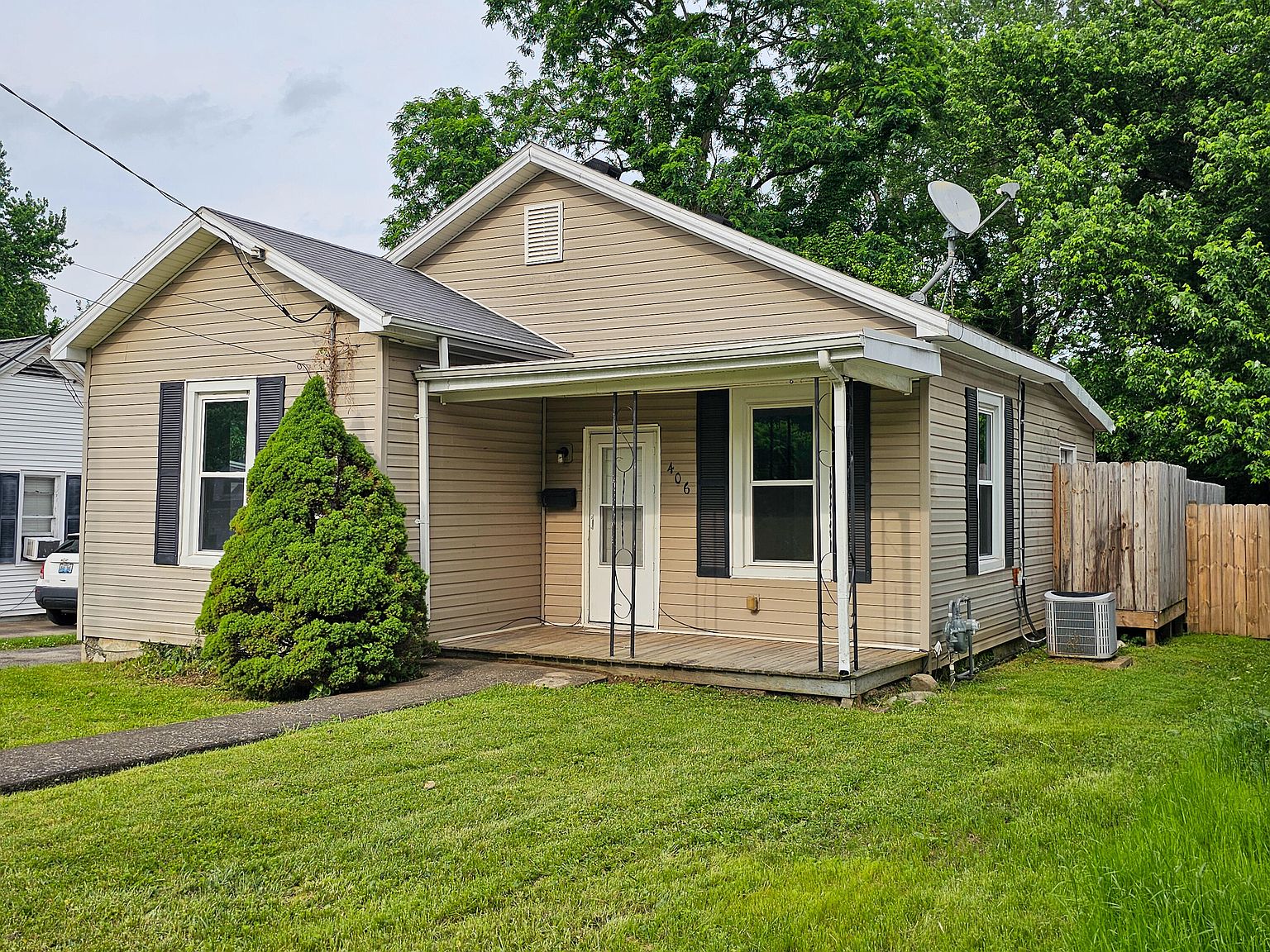 406 Chestnut St, Danville, KY 40422 | Zillow