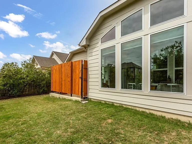 8045 Arezzo Dr — Photo 23