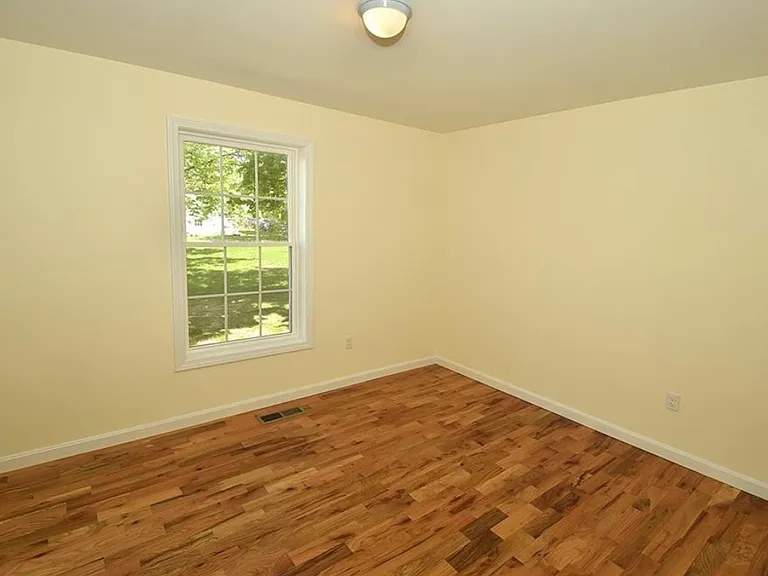 73 Fairfield St — Photo 9