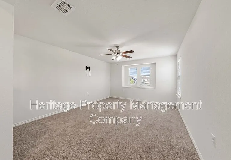 7347 Bluebonnet Bay — Photo 28