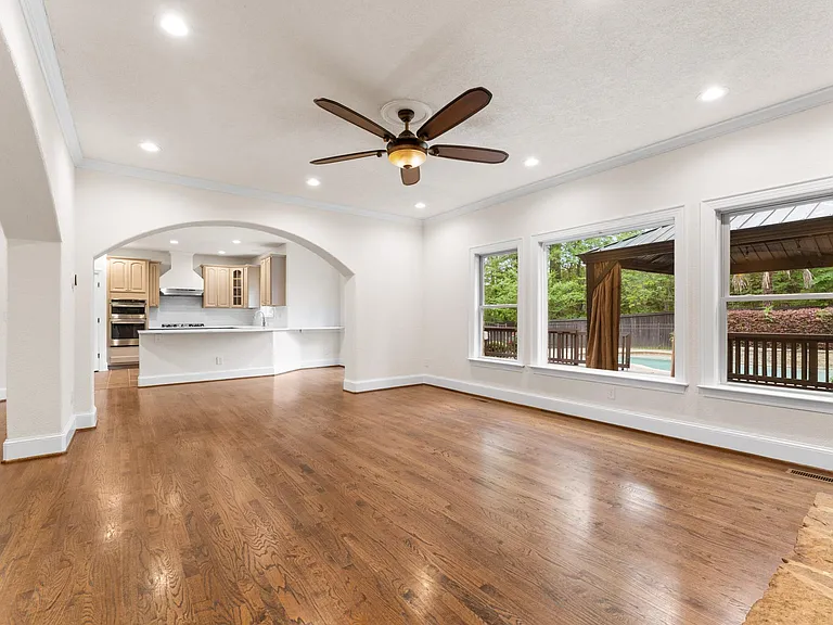 7307 Roseland Ave — Photo 15