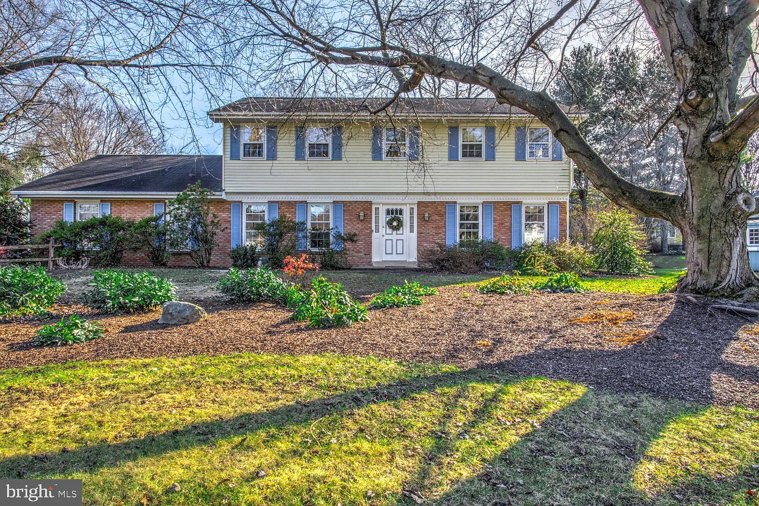 428 Trena Ave photo 1
