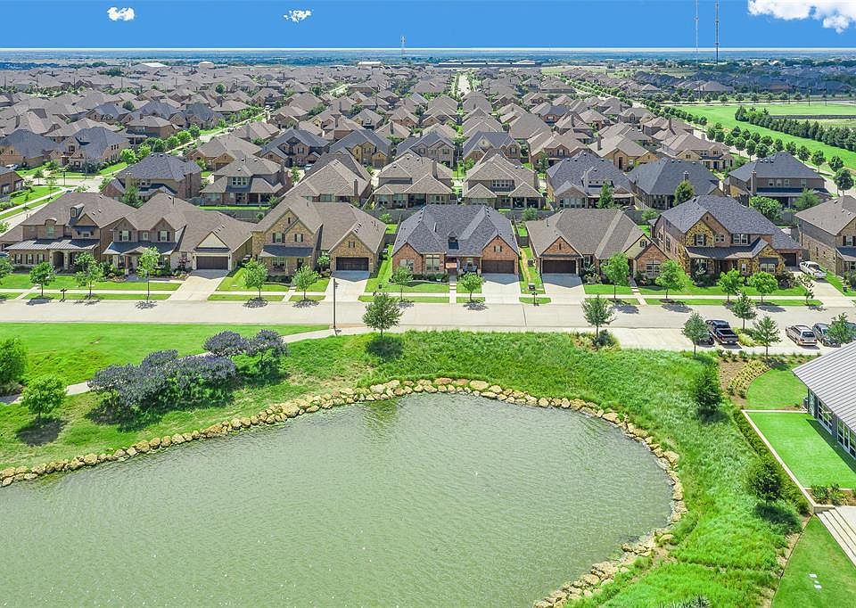1st image of 213 Waterside Dr