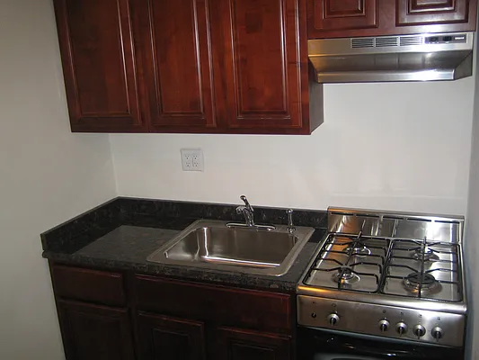 Rented by Skyline Realty LLC II | media 6