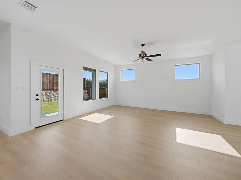 336 Chestnut St — Photo 11