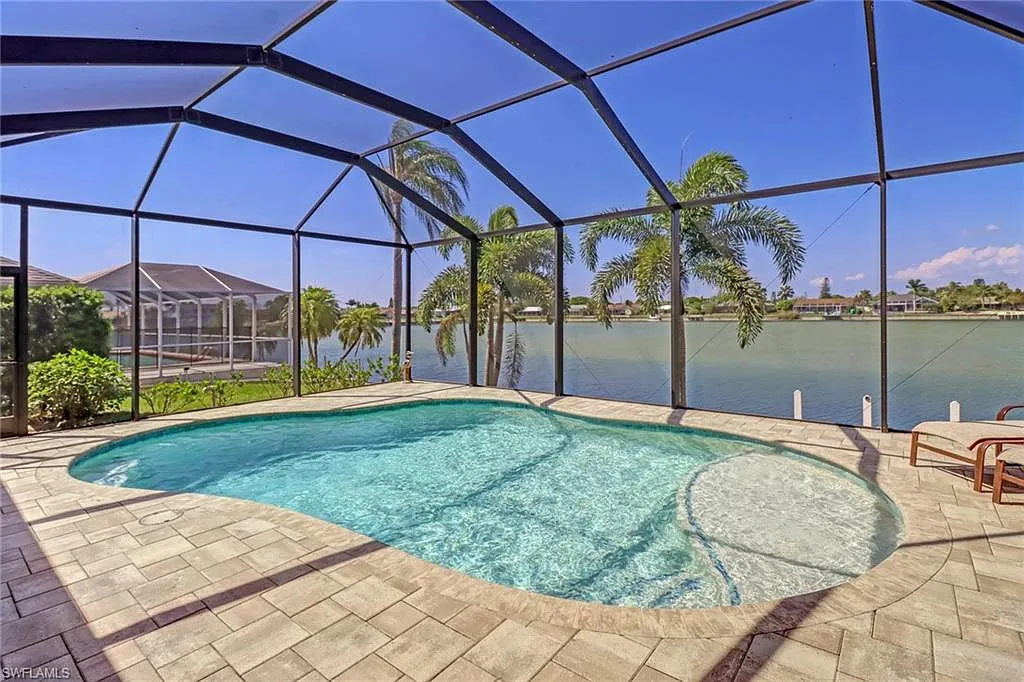 3 bed, 3.0 bath, 2256 sqft, $5,000 — Photo 3