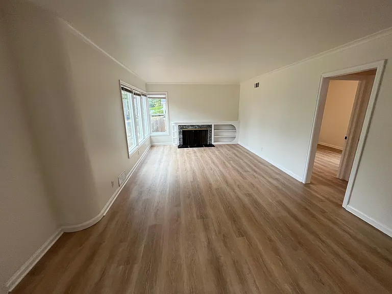 15800 SE Oatfield Rd — Photo 13