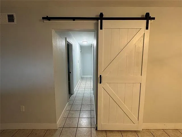 1812 River Oaks Dr — Photo 3