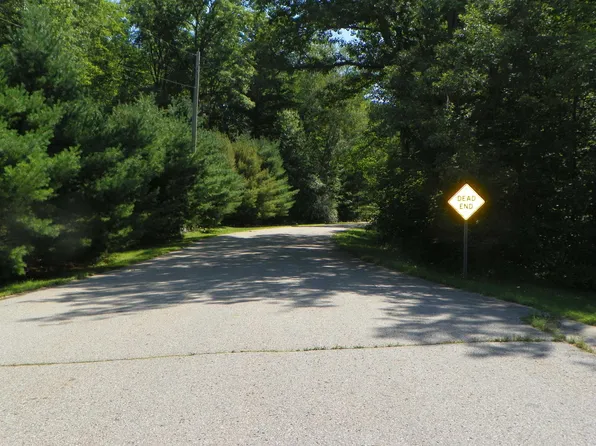 Hawthorn St, Harrison, MI 48625