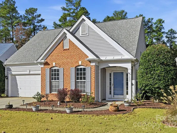 13809 Falconcrest Dr, Charlotte, NC 28269