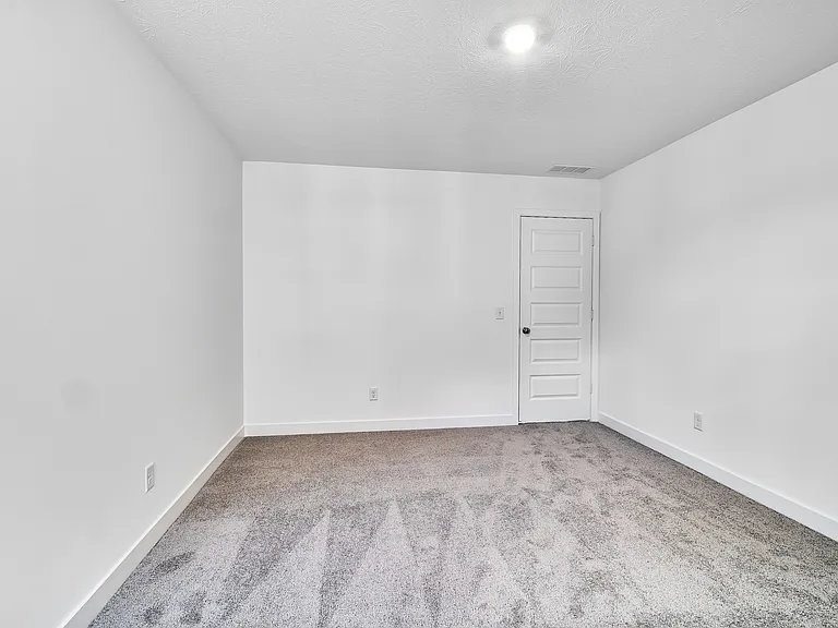 404 W Monroe St — Photo 39