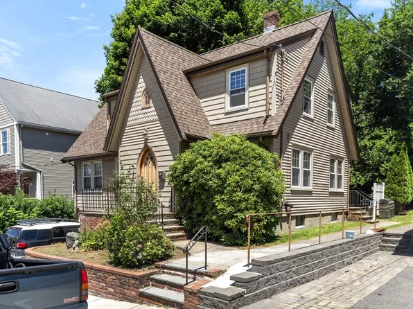 10 Hardwick Ter, Brighton, MA 02135