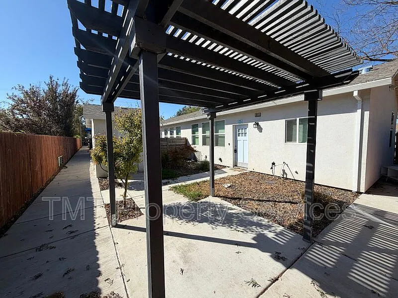 2 bed, 1.0 bath, 600 sqft, $1,795 — Photo 3