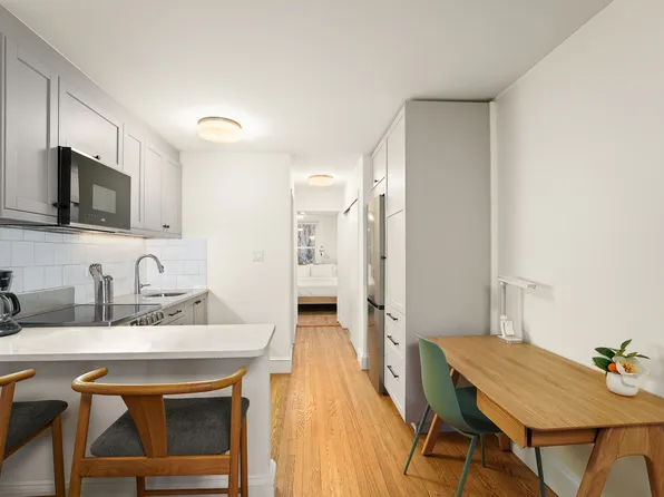 136 East 92nd Street image 5 of 10