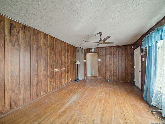 5th image of 107 Dryden Dr