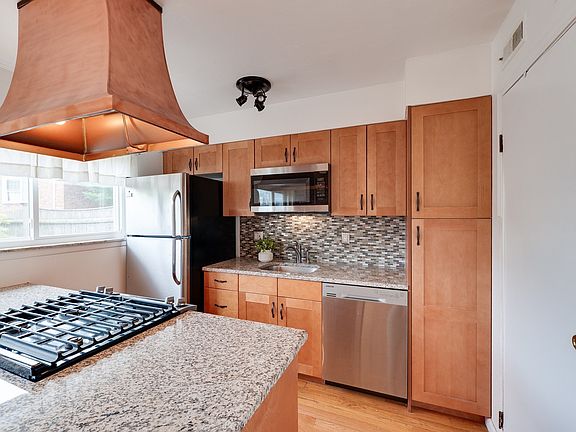 2nd image of 1173 Dickinson St Unit 1173
