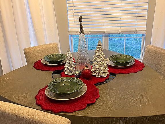 5th image of 1310 Deana Rd