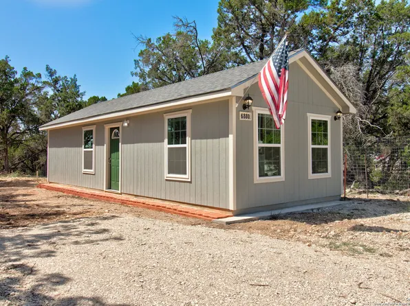 6880 Whartons Dock, Bandera, TX 78003