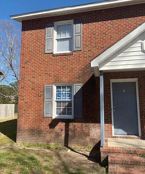 202 Kristin Dr #B — Photo 2