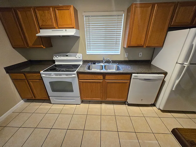 507 NW 39th Rd #106 — Photo 11