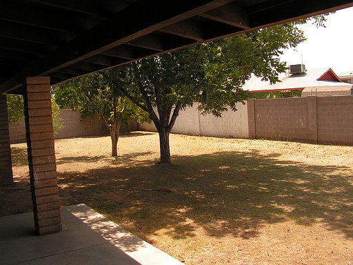4th image of 1011 E Hoover Ave