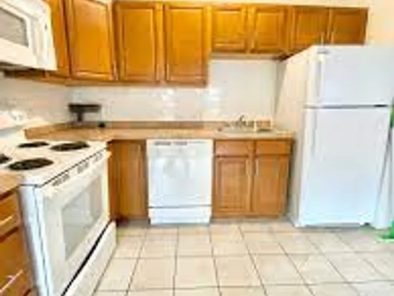 1135 Commonwealth Ave #2 — Photo 3