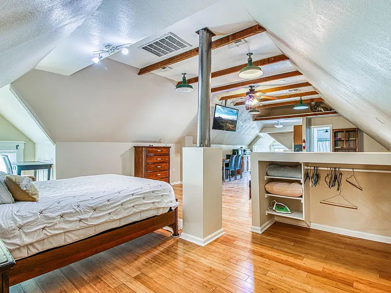 702 Myrtle Ave — Photo 48