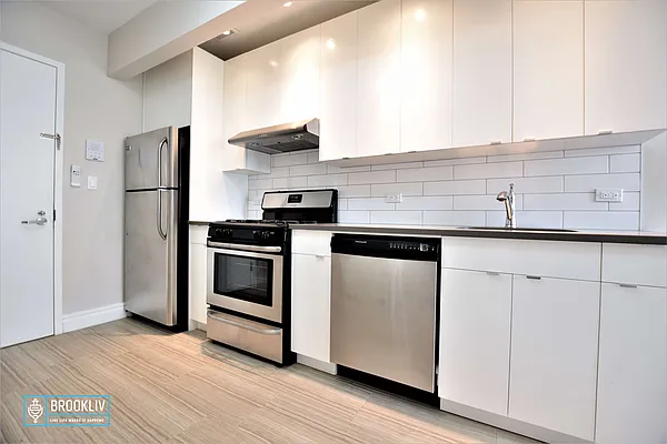 Rented by null | media 32