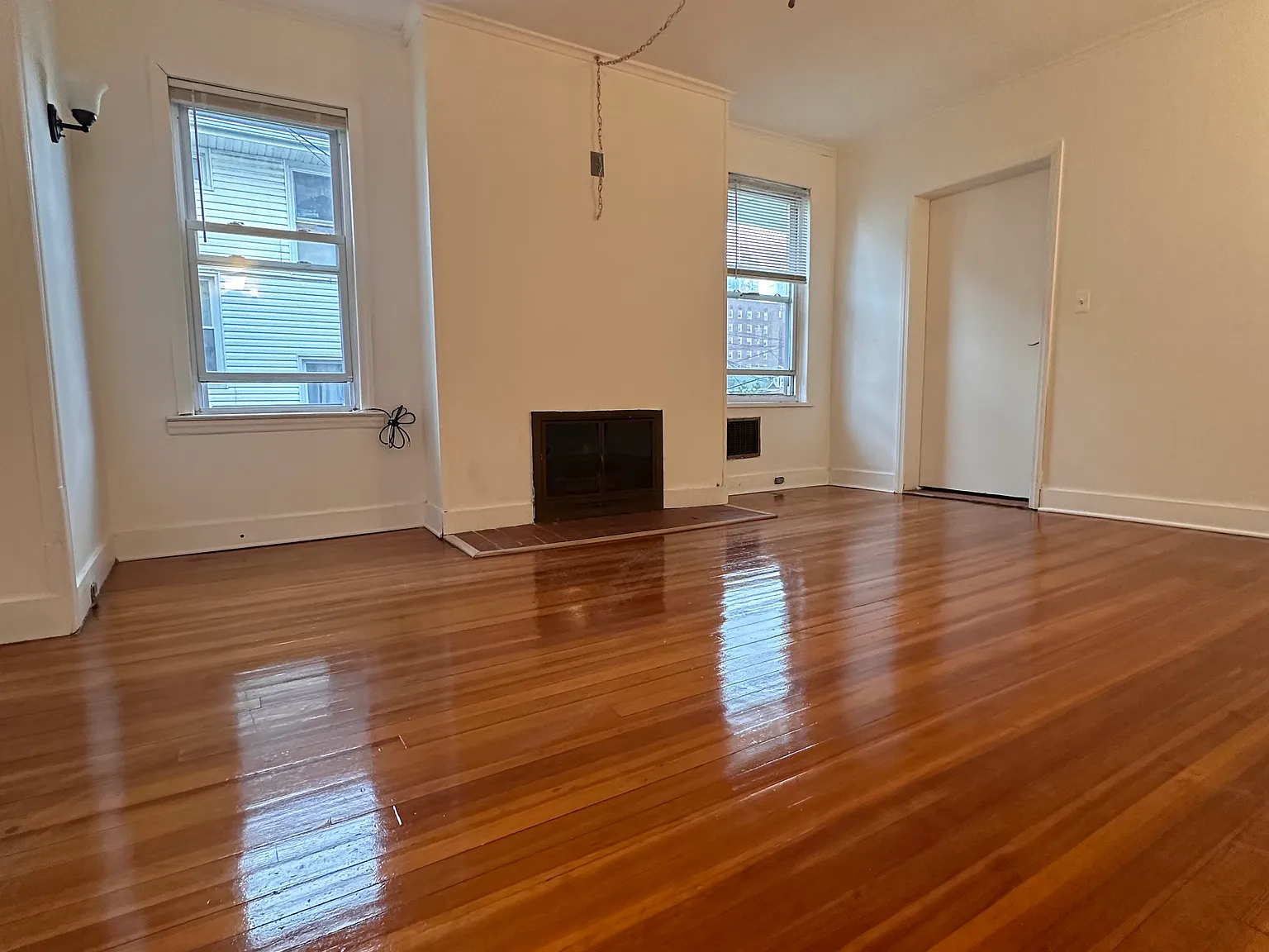 64 Soundview St — Photo 4