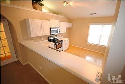 Kitchen 4-person Bar