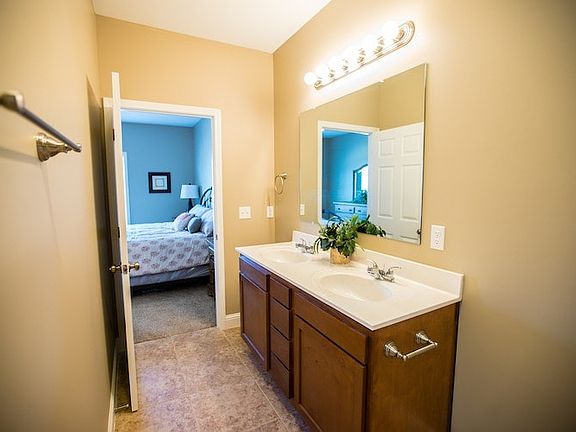 5th image of 167 Trail Loop Dr Unit 204