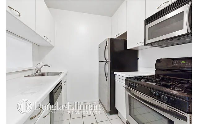 Sold by Douglas Elliman | media 4