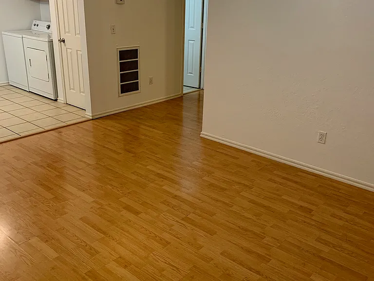 Stonebrook Apartments — Photo 1