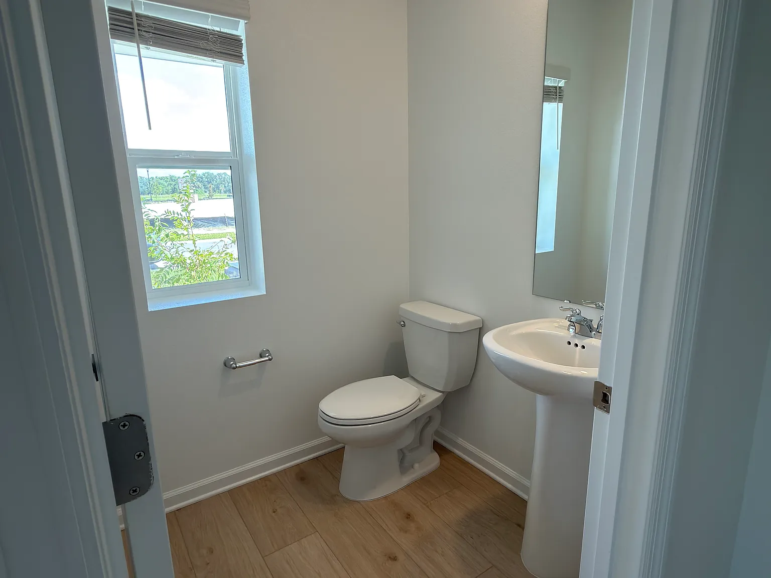 4 bed, 2071 sqft, $2,500 — Photo 4