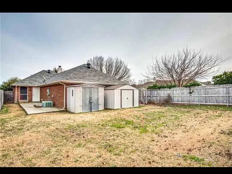 701 Stribling Cir — Photo 8