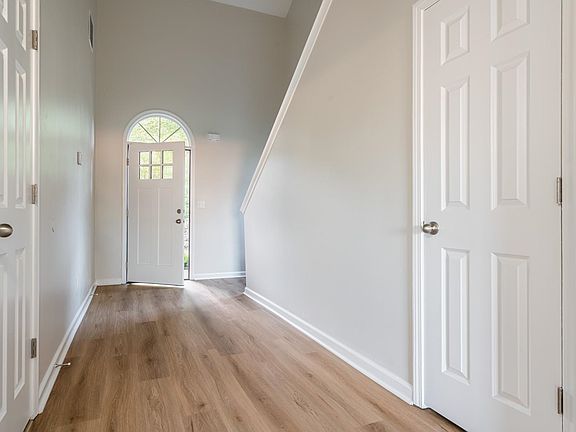 5th image of 7902 Pinefrost Ln