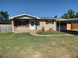 2109 Queensbury Rd, Moore, OK 73160