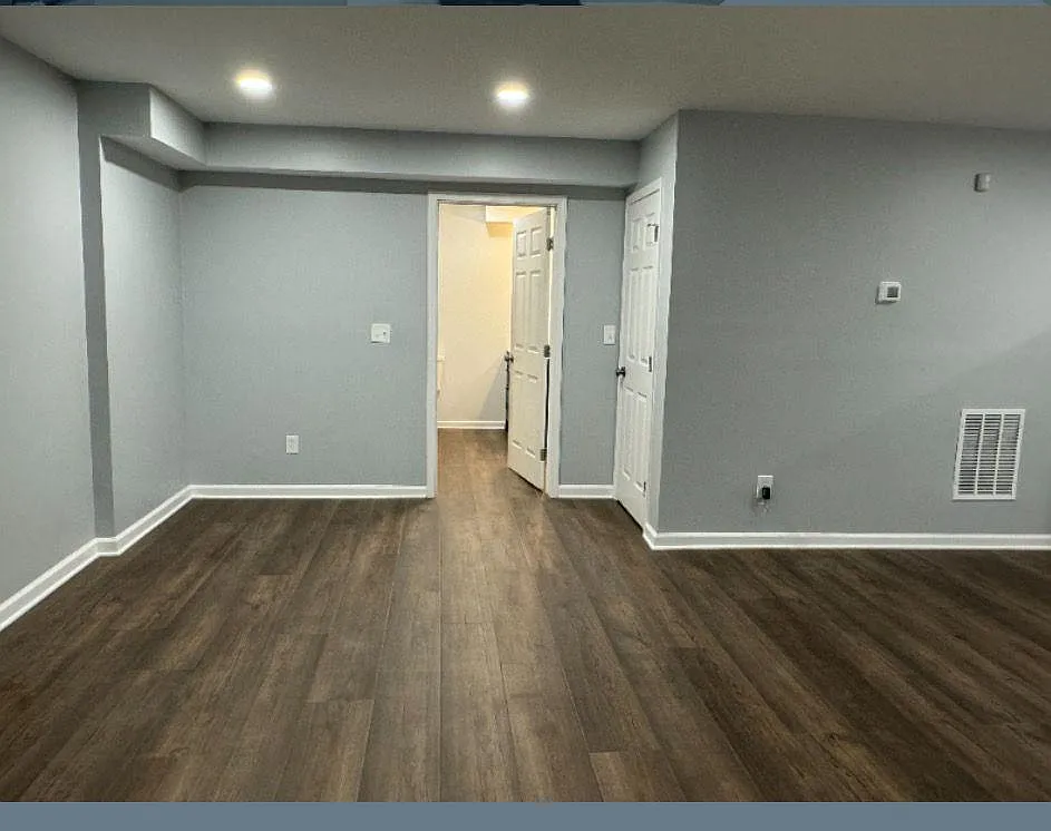 2 bed, 1.0 bath, 2777 sqft, $1,800 — Photo 3